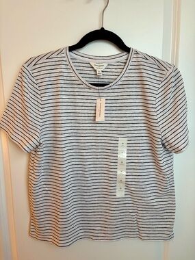 NWT- Banana Republic Women’s Linen-Blend Striped Tee - Size Medium